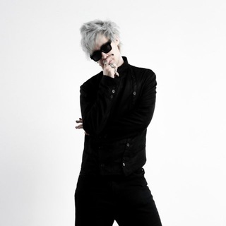 Логотип @feliksumarov - все боятся режиссера