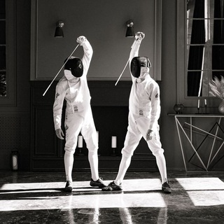 Логотип @fencingtwins - Туше! – блог о фехтовании братьев Бородачевых