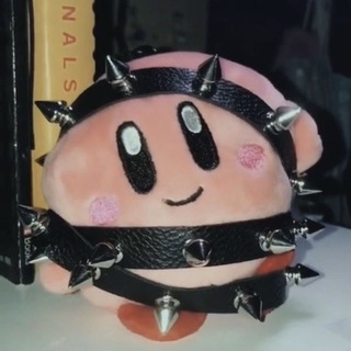 Логотип @fevralskaya_cheshet - февральская чешет