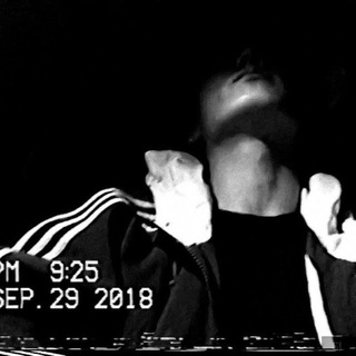 Логотип @ffq1s - d