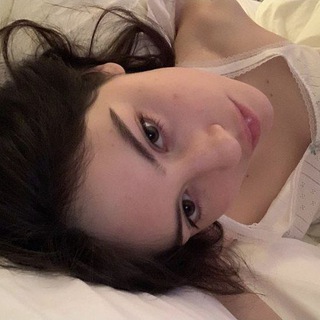 Логотип @fiellewchat - fiellew chat!