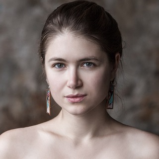 Логотип @fiftyshadesofart - Зарина Асфари об искусстве