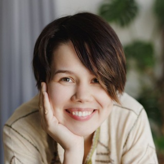 Логотип @fingiraffe - Мэри Лета