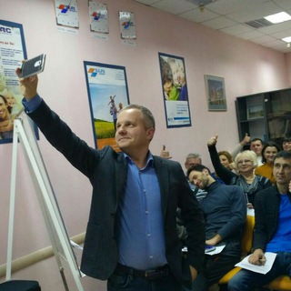 Логотип @finiqclub - FinIQ School: все о личных и семейных финансах