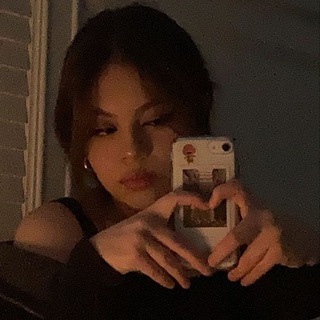 Логотип @fiola33 - 𝓓𝓮𝓼𝓲𝓰𝓷𝓮𝓻
