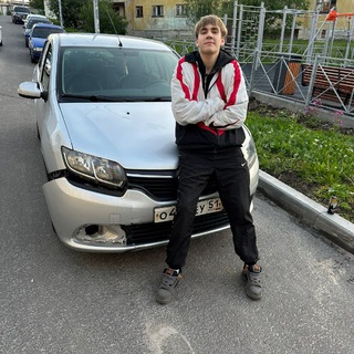 Логотип @first1sky1cend1 - White Siemens