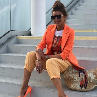 Логотип @first_fashion_blog - Мода 2026