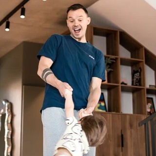 Логотип @firstvolleyball - Стык слева. Березин