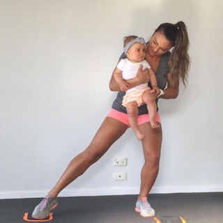 Логотип @fitness_mamochka - Фитнес Мама