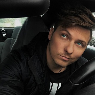 Логотип @fknrawart - Тут Бурмистров