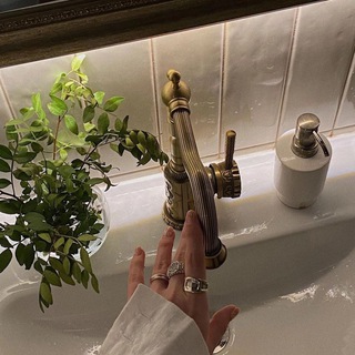 Логотип @flleur1 - Fleur