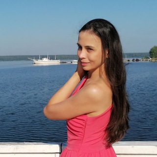 Логотип @flowering_yoga - Цветущая йога с Анфисой Унжаковой