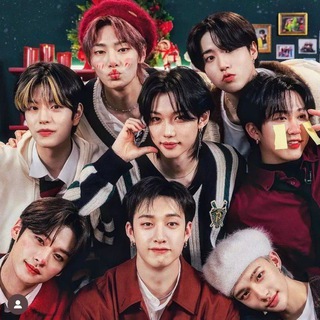 Логотип @foniskz - Фоны/фанкамы/стикеры/гифки/игры/обои/фото со стрей кидс