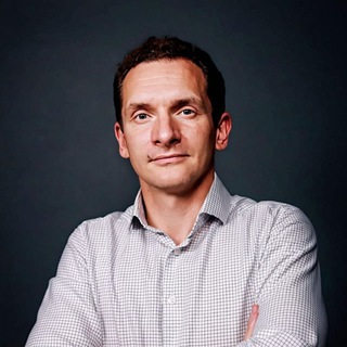 Логотип @foodoutlook - Кто кормит мир?