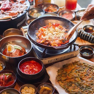 Логотип @foodphuket - Где поесть на Пхукете Chat