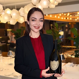 Логотип @foodqueeninna - О вине с Инной