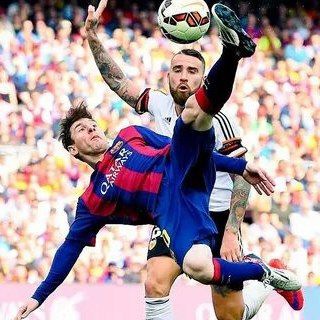 Логотип @footballkr1zy - Футбол in the World ⚽️