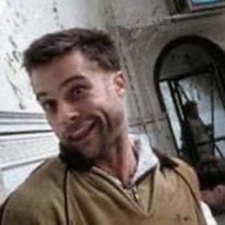 Логотип @footbohroniki - Хроники желтого дома