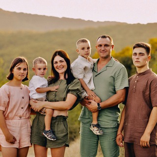 Логотип @four_mama - Четверо - не приговор 😃