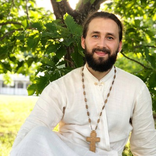 Логотип @fr_andrey - священник Андрей Долгополов