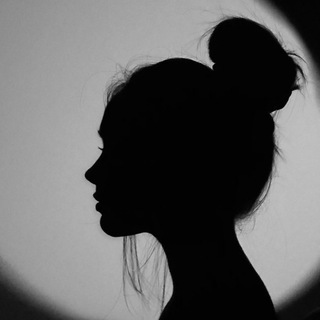 Логотип @fraumoond - 𝙵𝚁𝙰𝚄𝙼𝙾𝙾𝙽𝙳