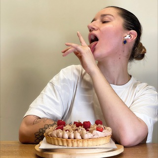 Логотип @fredstoydaeveryday - даша эвридей