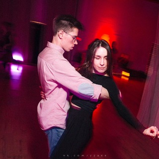 Логотип @freedancemoscow - Танцы под луной