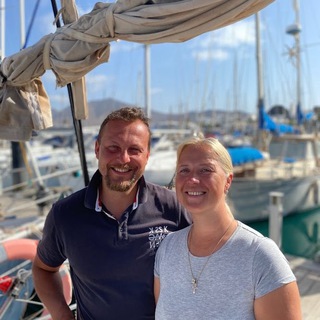 Логотип @freedomsailing - Яхтинг в России 🇷🇺