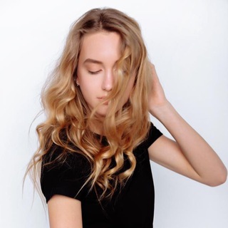 Логотип @frenchtreschic - Французский très шик Переезжаем во Францию