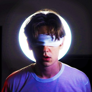 Логотип @freshspark - Свежий