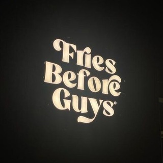 Логотип @friesbeforeguys - FriesBeforeGuys