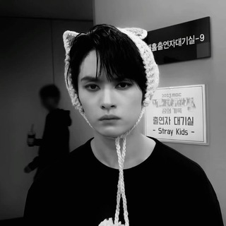 Логотип @fuckiinall - depressive.