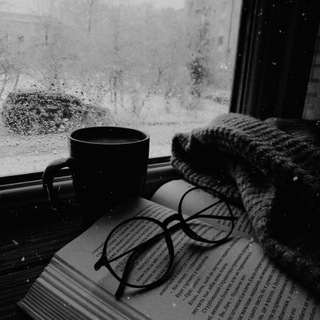 Логотип @funfictionisbookstoo - Ленивый книгочей