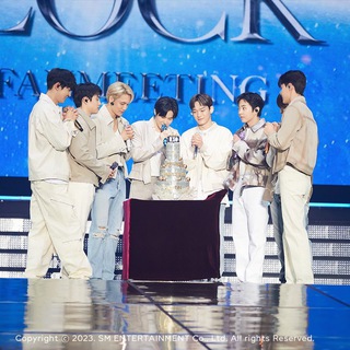 Логотип @gallery_exo - EXO ◑ GALLERY