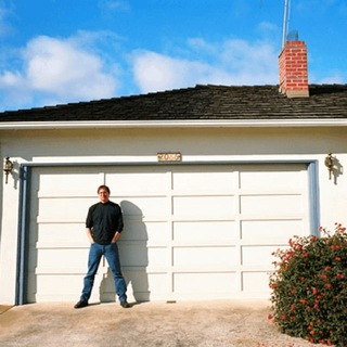 Логотип @garage_startup - гараж стартапов