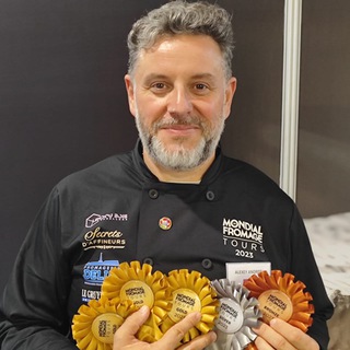 Логотип @garagefromage - Сырный гараж Алексея Андреева