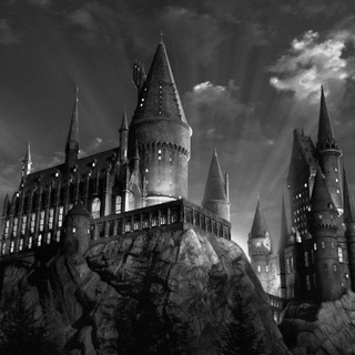 Логотип @garripotter_chat - ✨ Bizning Hogwarts 🏰
