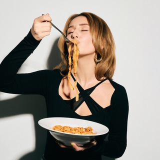 Логотип @gastroholic - Закажем столик?