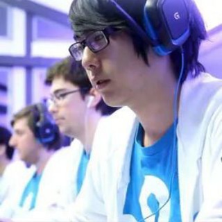 Логотип @gaymercrutou - Игры * Киберспорт