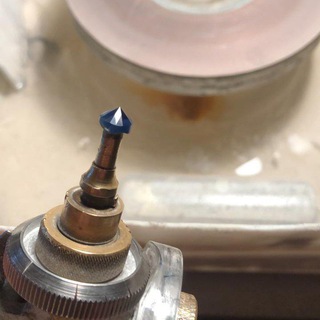 Логотип @gemstonejam - GemJam