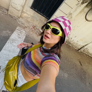 Логотип @generationzi - лучи зари