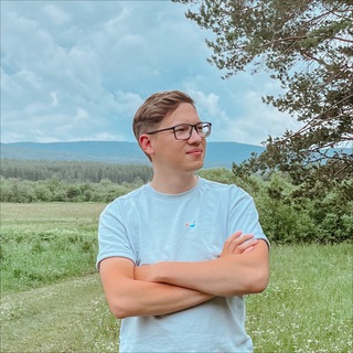 Логотип @geniusname - Гениальное