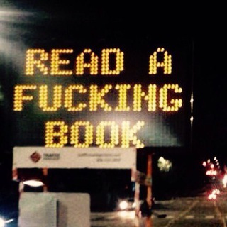 Логотип @gentlereminder - Книжный развал