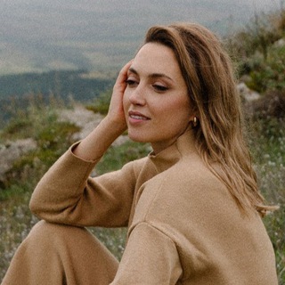 Логотип @genzer_dasha - Genzer