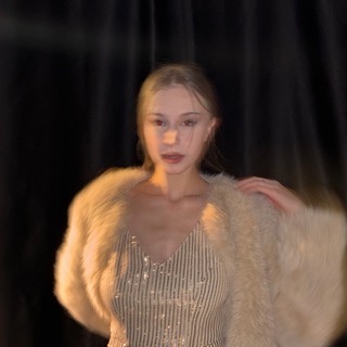 Логотип @ggrfxxxx - маяк вещает