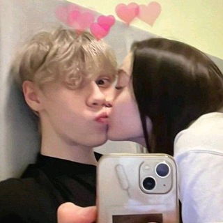 Логотип @gifmiledii - 𝗀𝗂𝖿-𝖻𝗒 𝗆𝗂𝗅𝖾𝖽𝗂