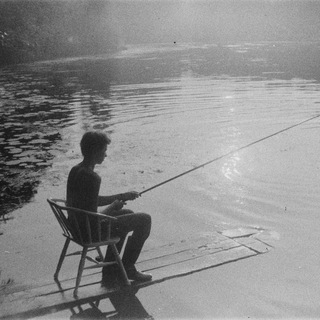Логотип @gindilis - Documenting joie de vivre