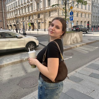 Логотип @girl_nxtdoor - Girl Next Door