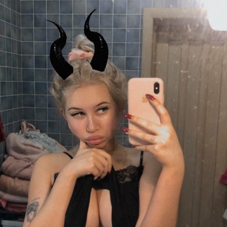Логотип @girls_history - ЖЕНСКИЕ ШАЛОСТИ🔥