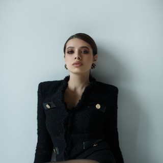 Логотип @girls_rasskazyvayu - гёрлс, рассказываю